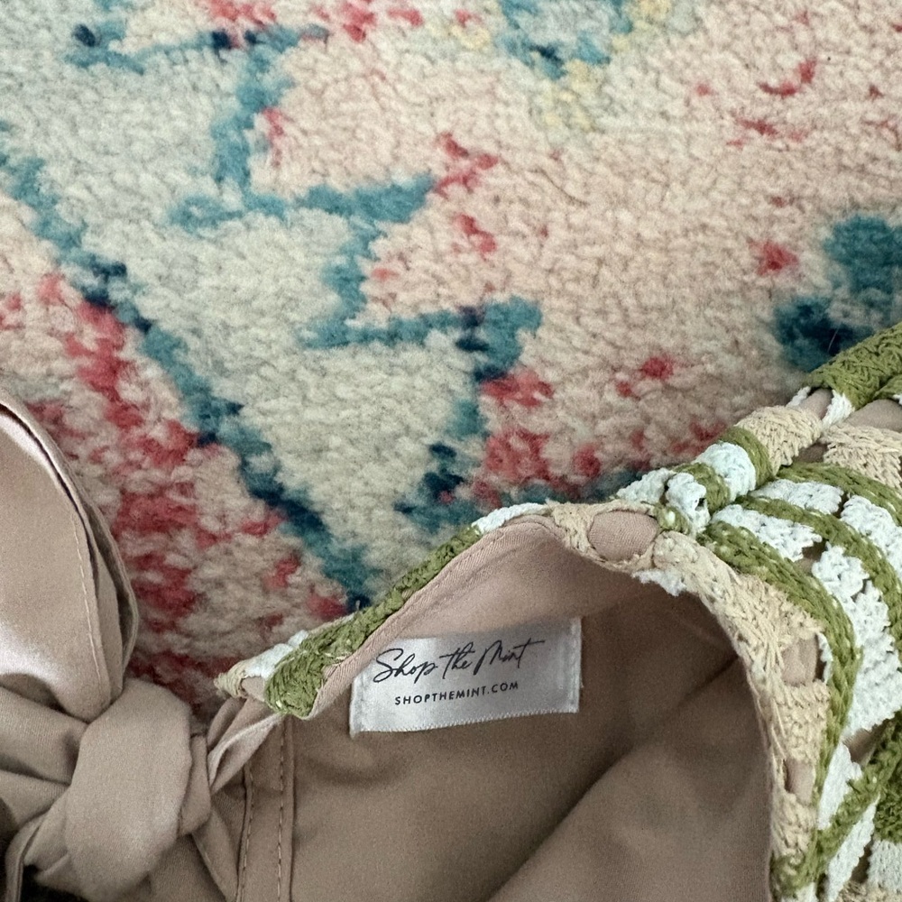 Puff-Sleeve Crochet Panel Blouse in Beige and Light Blue - Picture 3 of 4
